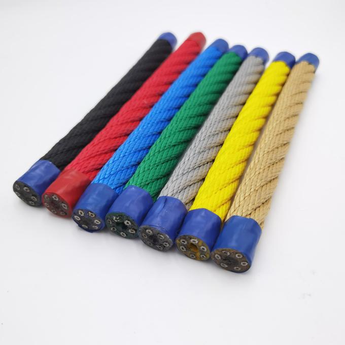 بچه ها با گره شبكه صعود شبكه پياده سازي طناب هرم بازيگاه شبكه عنکبوتي در فضای باز 0